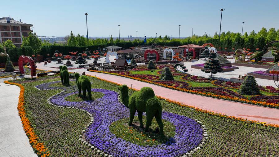 Türkiye'de daha büyüğü yok! Selçuklu Çiçek Bahçesi yeniden kapılarını açtı 6